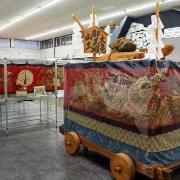 Ikuno Ginzan (Hyogo), Pierre sacrée montée sur un sanctuaire portable mikoshi