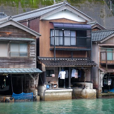 Ine (Kyoto), maisons funaya installées sur l'eau