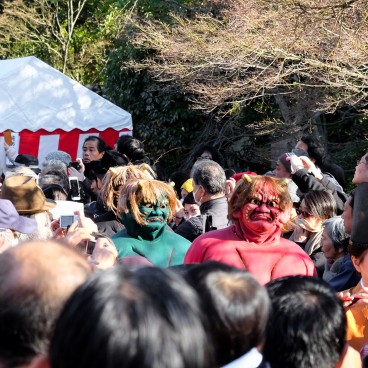 Setsubun, Rozan-ji, Démons oni se baladant dans la foule