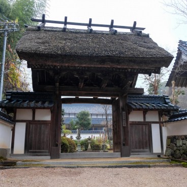 Tesshin-ji (préfecture de Hyogo), Porte au toit de chaume San-mon