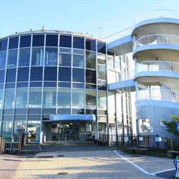 Mont Inasa (Nagasaki), Observatoire circulaire au sommet de la montagne