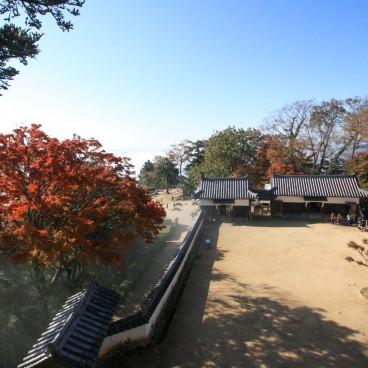 Château de Bitchu Matsuyama, vue sur Honmaru depuis le donjon