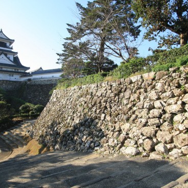 Château de Kochi à Shikoku, Vue sur le donjon et les remparts