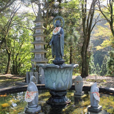 Hiei-zan Enryaku-ji, Fontaine aux statues de Jizo