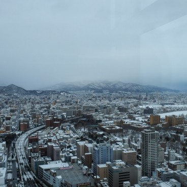 JR Tower T38 à Sapporo, Vue sur les montagnes et la ville en hiver 4