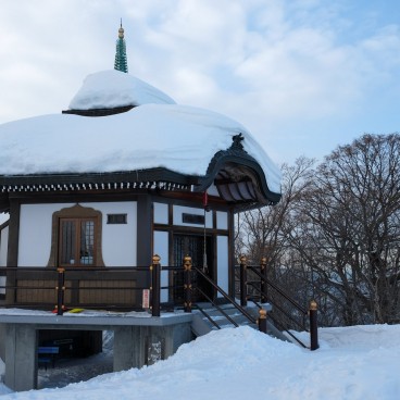 Mont Moiwa, Pavillon traditionnel couvert de neige en hiver