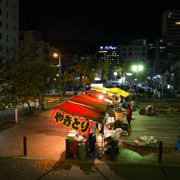 Atami, Stands de street-food la nuit
