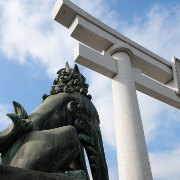 Château d'Hiroshima, Sanctuaire Gokoku-jinja 2