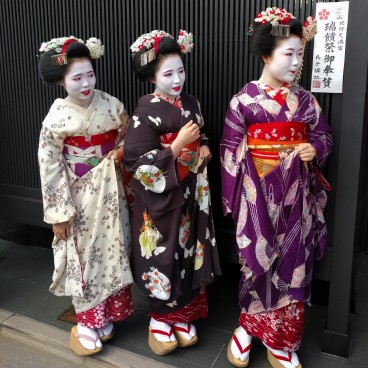 Maiko dans les rues de Kyoto 2