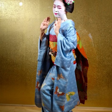 Maiko en représentation à Kyoto 2