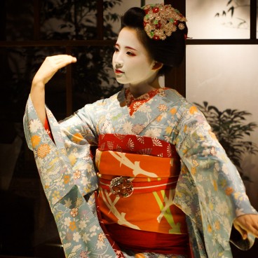 Maiko en cérémonie privée à Kyoto 3