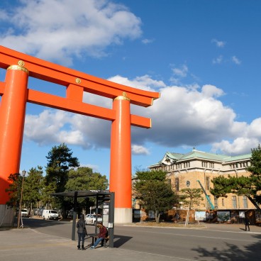 Musée Municipal d'Art de Kyoto et avenue Jingu-michi 2