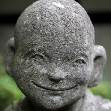 Choan-ji (Hakone), statue de Rakan souriant