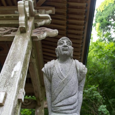 Choan-ji (Hakone), statue d'un Rakan, disciple de Bouddha 