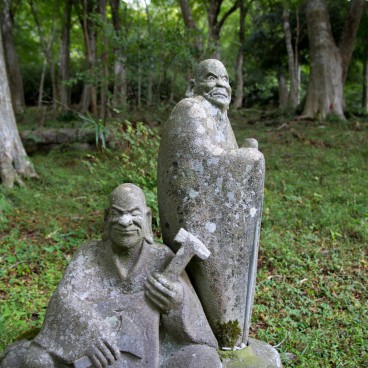 Choan-ji (Hakone), couple de statues de Rakan