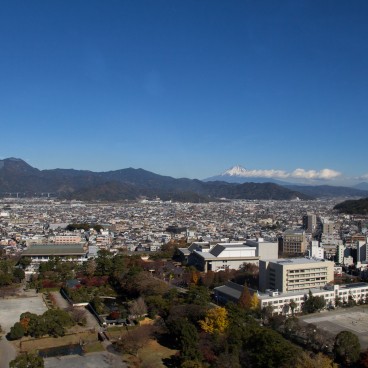 Shizuoka, vue sur le Mont Fuji depuis le parc du château de Sunpu