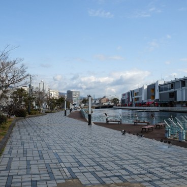 Promenade canal Shinkawa Kobe