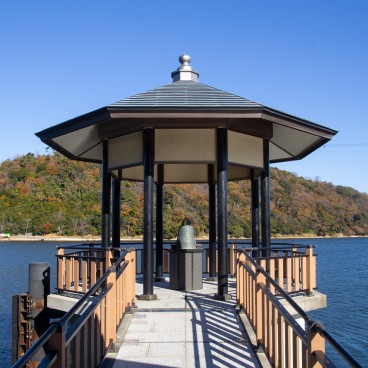 Ponton au lac Hamana à Kanzanjicho