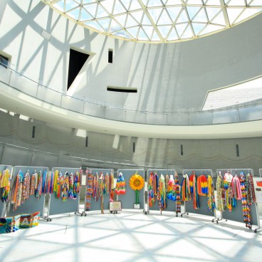 Musée de la bombe atomique de Nagasaki, Guirlandes de grues en origami