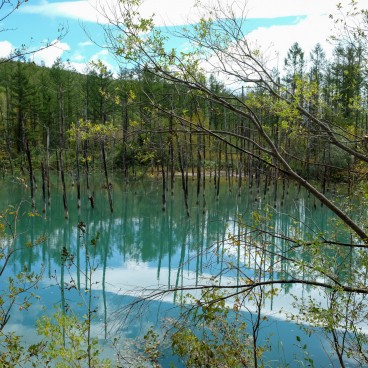 Biei (Hokkaido), Lac Aoi-ike aux eaux bleues 3