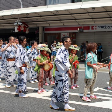 Musiciens du Gion Matsuri de Kyoto en habits traditionnels