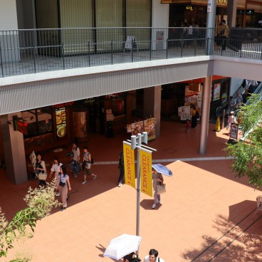 Centre commercial LaLaport EXPOCITY à Suita 2