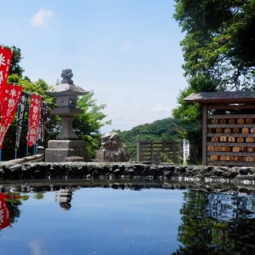 Début du chemin Tenen et spot Mont Fuji (au centre) après le Kencho-ji à Kamakura