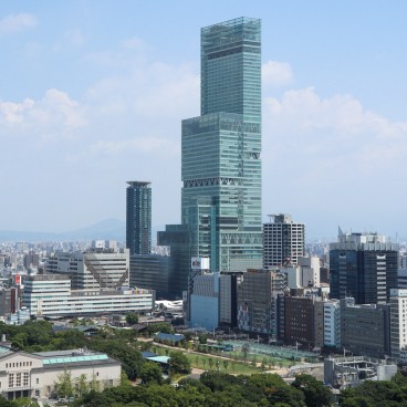 Vue sur Abeno Harukas depuis la tour Tsutenkaku à Osaka