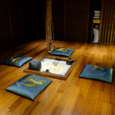 Maisons d'Alex Kerr (Shikoku), Salon autour du foyer irori