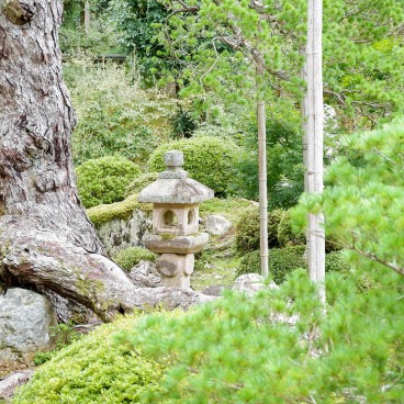 Manshu-in (Kyoto), lanterne dite Kirishitan-toro