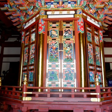 Décorations de pagode au Narita-san Shinsho-ji