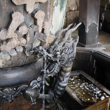 Nigatsu-do à Nara, Détail d'une fontaine