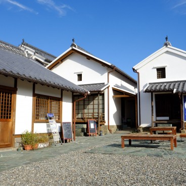 Udatsu no Machinami (Shikoku), Salon de thé installé dans des maisons traditionnelles