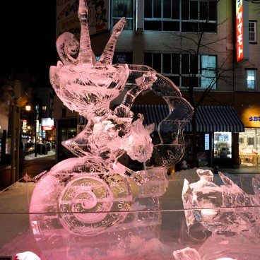 Sculpture de glace sur Heiwa Dori à Asahikawa en février