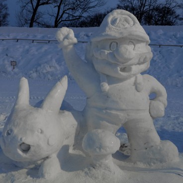 Statue de neige Mario Asahikawa Fuyu Matsuri