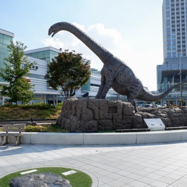 Dinosaures gare JR de Fukui