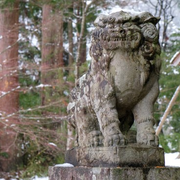 Miyama (Kayabuki no sato), statue Komainu du sanctuaire Chii Hachiman-jinja