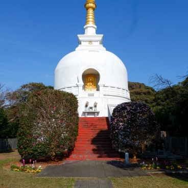 Ryuko-ji (Enoshima), Stupa blanche