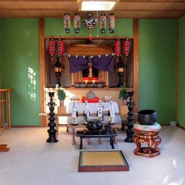 Intérieur d'un pavillon secondaire du Chogosonshi-ji (Nara)