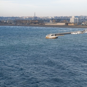 Vue sur Honshu depuis la côte sud d'Enoshima