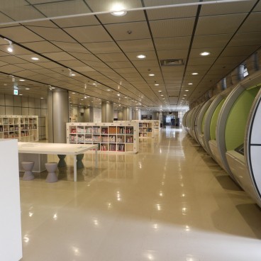 Bibliothèque et vidéothèque du Minpaku (Suita, Osaka)