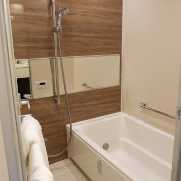 Salle de bain japonaise à l'hôtel 3