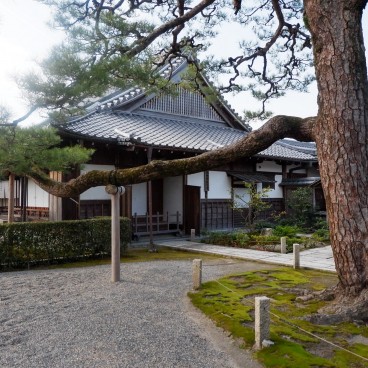 Bâtiment Kannon-do du Mangetsu-ji à Otsu
