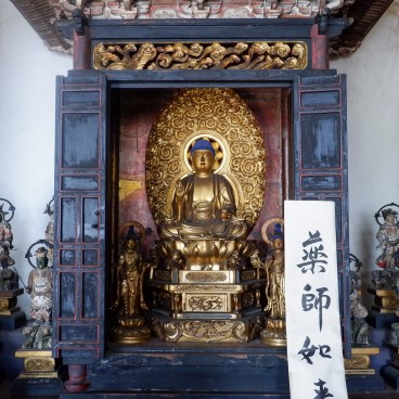 Intérieur du Kannon-do du Mangetsu-ji à Otsu