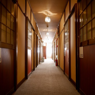 Couloir des chambres au Eidaya de Kusatsu