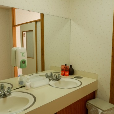 Salle de bain commune au Eidaya de Kusatsu