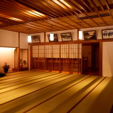 Salle en tatami de l'établissement de bain Gozanoyu à Kusatsu (Gunma)