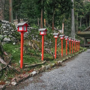 Hiyoshi Taisha (Otsu), Lanternes rouges du sanctuaire