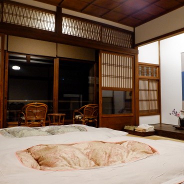 Machiya Inase à Otsu, Vue de la chambre Seiran de nuit