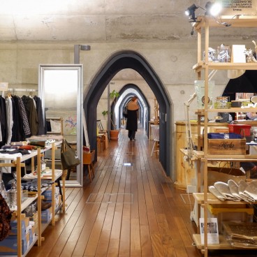 Intérieur du centre commercial mAAch ecute Kanda Manseibashi à Tokyo 2